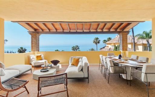 Right Casa Estate Agents Are Selling Glamourous 4 bedroom penthouse in Estepona