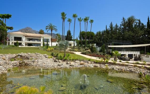 Right Casa Estate Agents Are Selling 905355 - Detached Villa For sale in Golden Mile, Marbella, Málaga, Spain