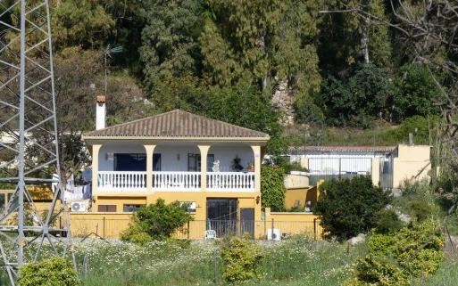 Right Casa Estate Agents Are Selling Pretty Andalusian Finca composed of 3 houses in Benahavís